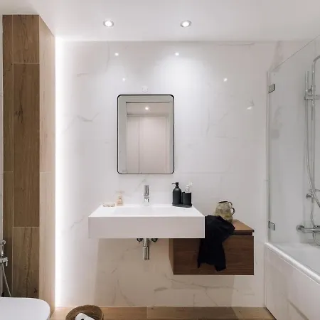 Olot - 2 Bedroom, Terrace And Parking In Alcantara 아파트