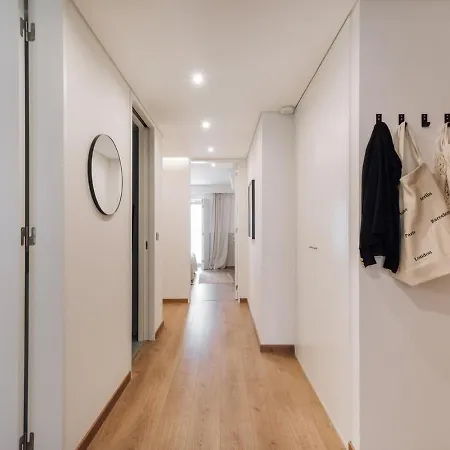 Olot - 2 Bedroom, Terrace And Parking In Alcantara 리스본